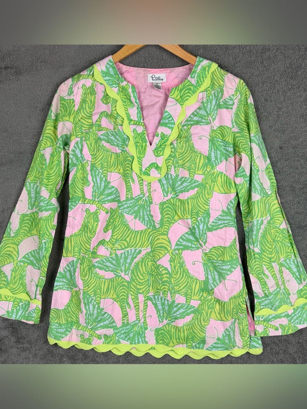Lilly Pulitzer Tunic Top Pink & Green Zebra & Butterfly Print Scalloped Trim XS